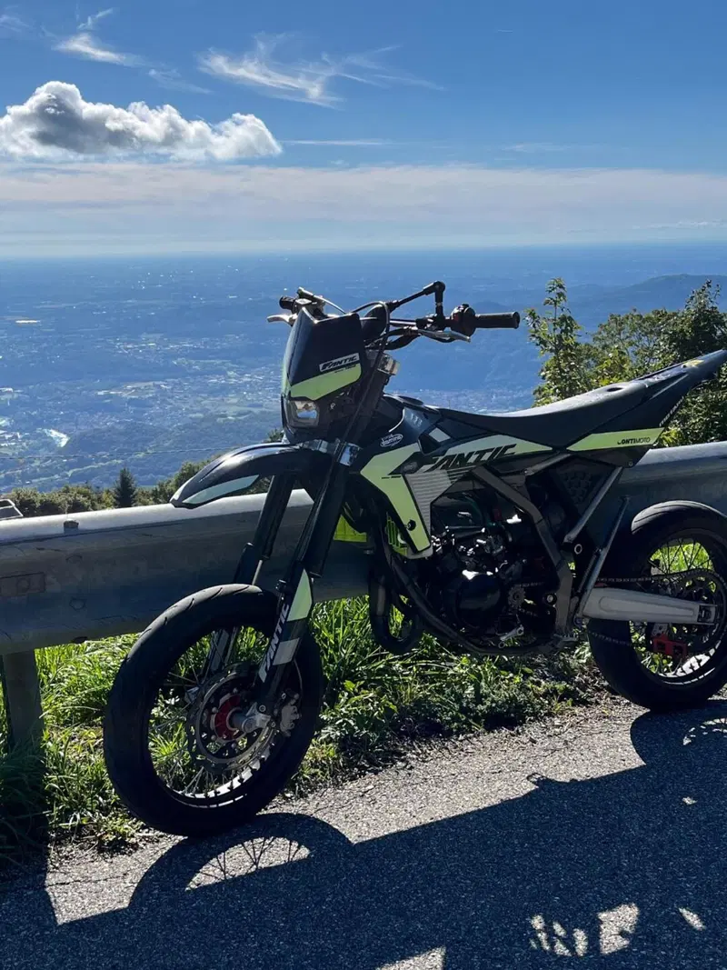 Fantic Motor Motard 50 Performance 2t (2020) (2)