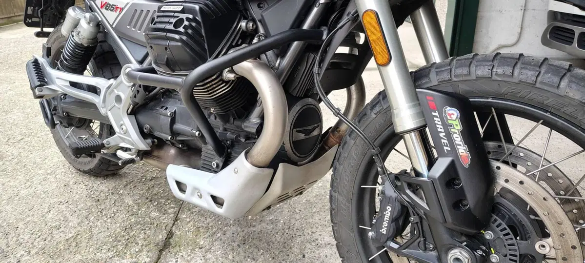 Moto Guzzi V85 TT Travel (2021 - 23) (7)