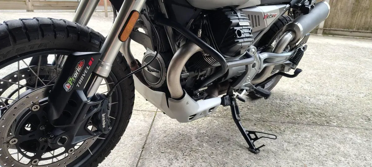 Moto Guzzi V85 TT Travel (2021 - 23) (8)