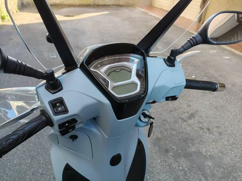 Kymco People 125i S ABS (2024 - 26) (8)