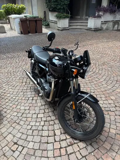Triumph Bonneville T100 (2021 - 25) usata