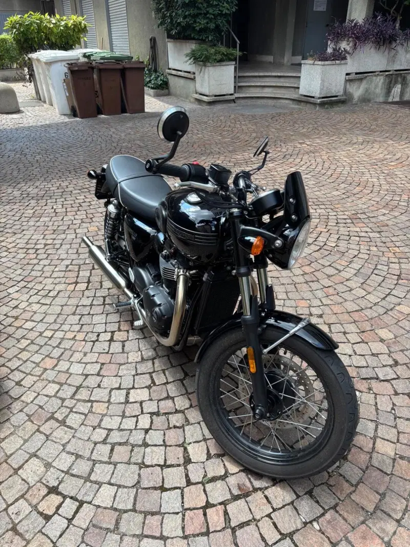 Triumph Bonneville T100 (2021 - 25)