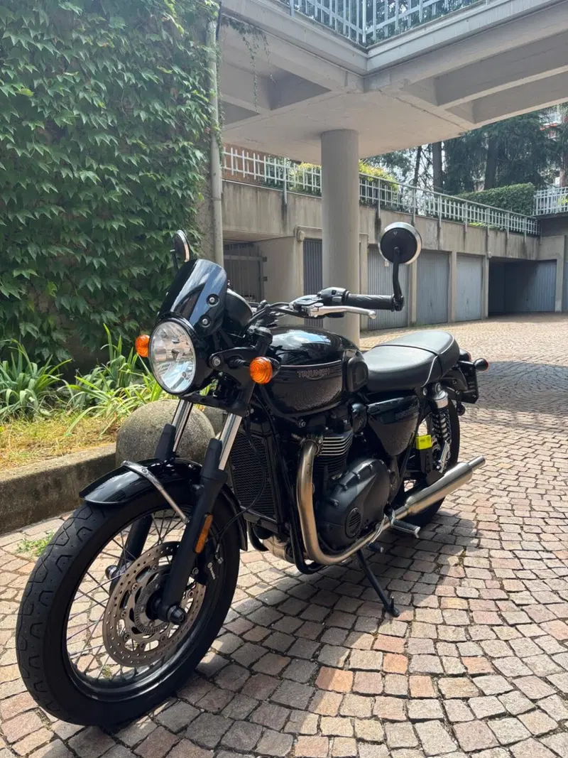 Triumph Bonneville T100 (2021 - 25) (2)