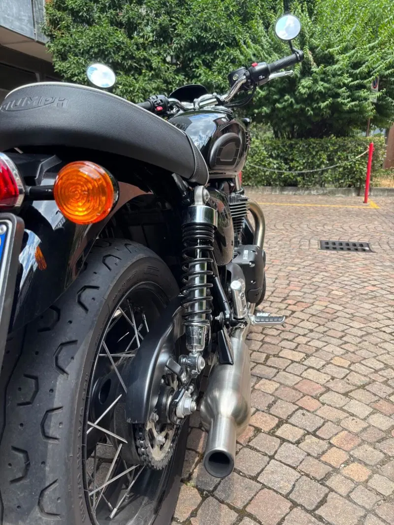 Triumph Bonneville T100 (2021 - 25) (8)