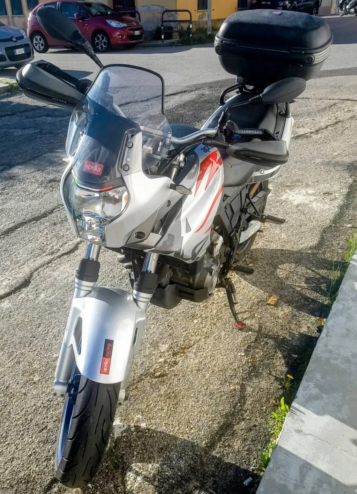 Aprilia Pegaso 650 Strada (2005 - 11) (2)