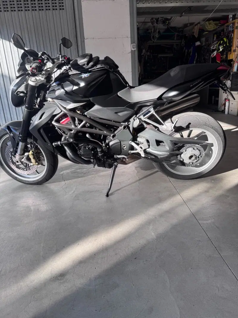 MV Agusta Brutale 1090 (2012 - 15) (2)