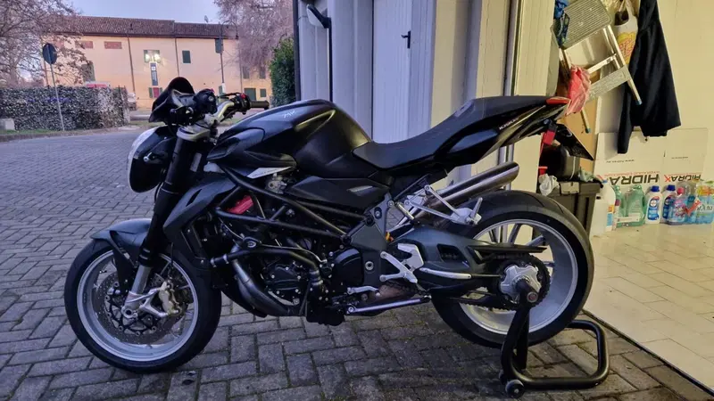 MV Agusta Brutale 1090 (2012 - 15) (9)