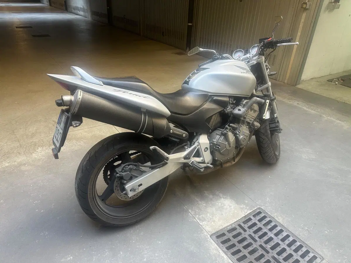 Honda Hornet 600 (2003 - 04) (3)