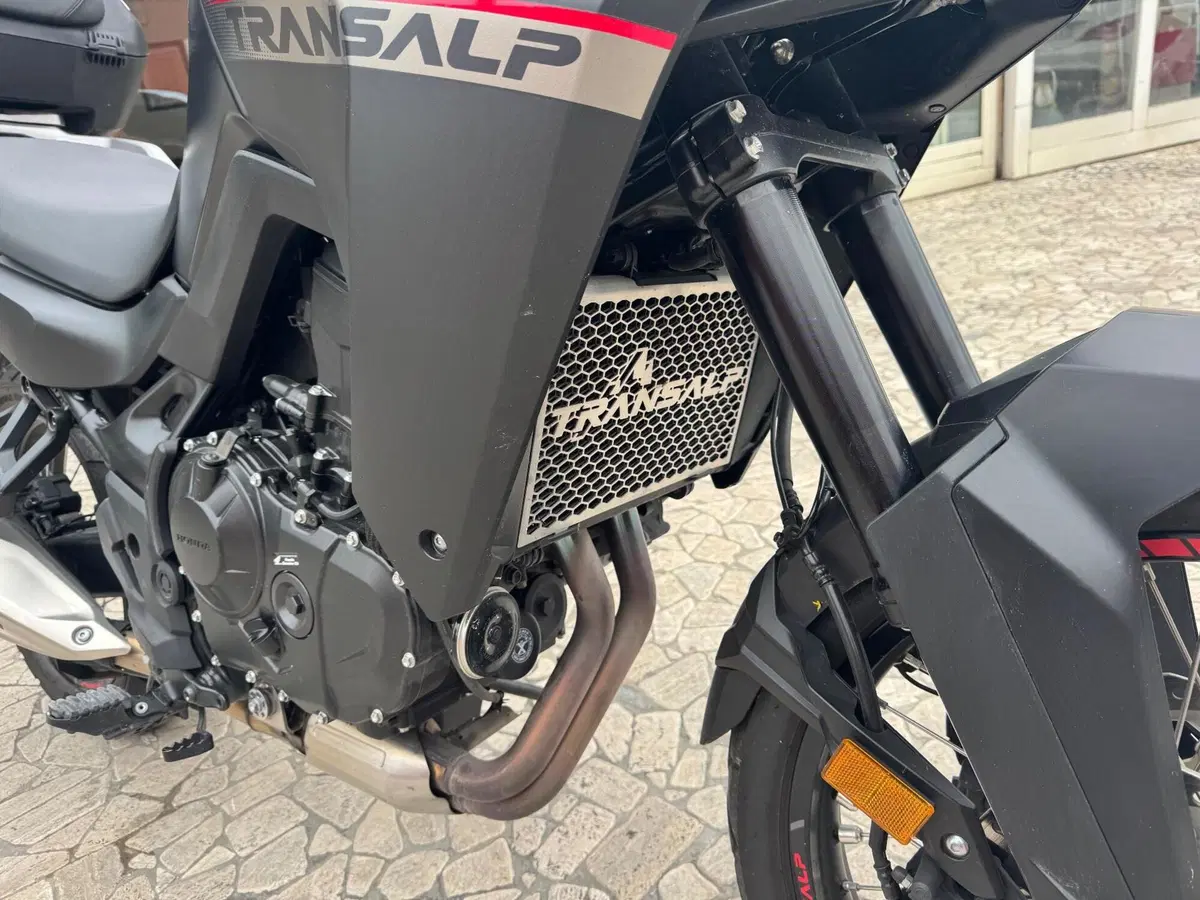 Honda Transalp XL750 (2023 - 24) (4)