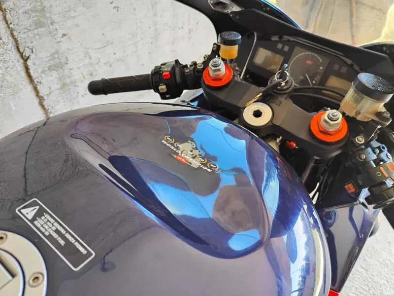 Aprilia RSV 1000 (1998 - 99) (5)