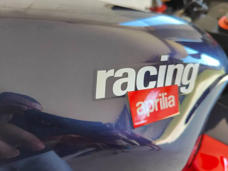 Aprilia RSV 1000 (1998 - 99) (6)