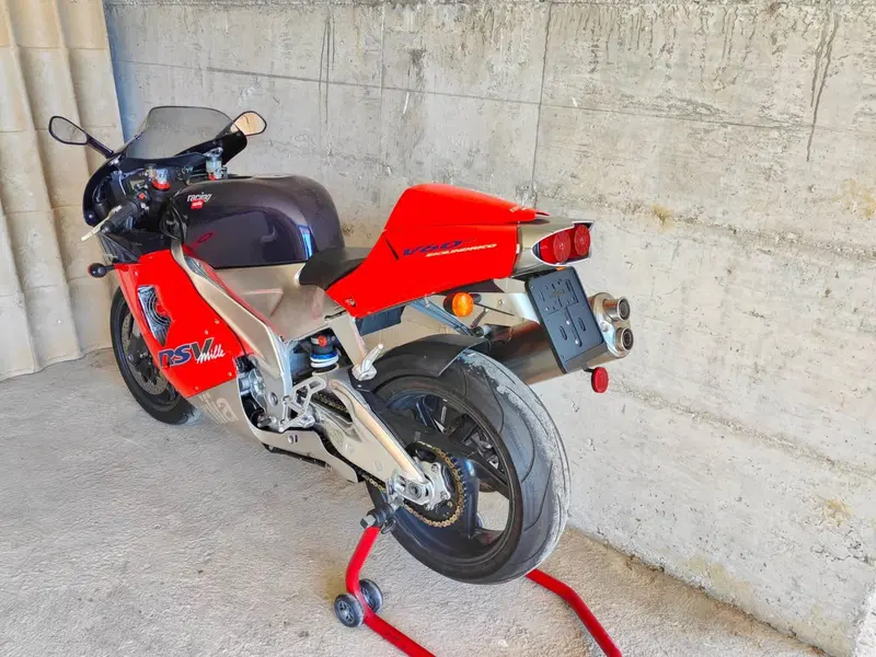 Aprilia RSV 1000 (1998 - 99) (7)
