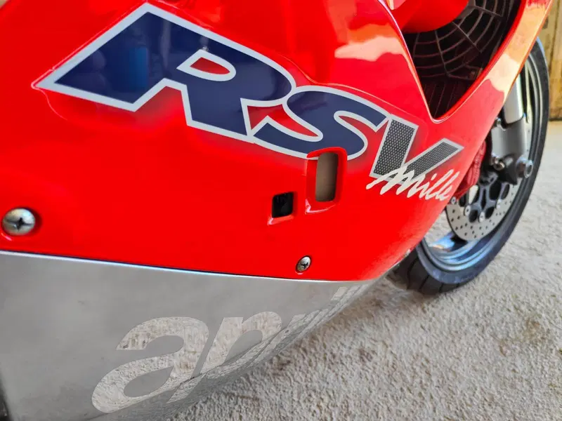 Aprilia RSV 1000 (1998 - 99) (10)