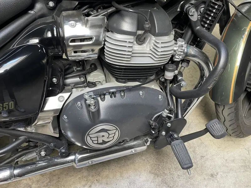Royal Enfield Super Meteor 650 (2023 - 26) (3)