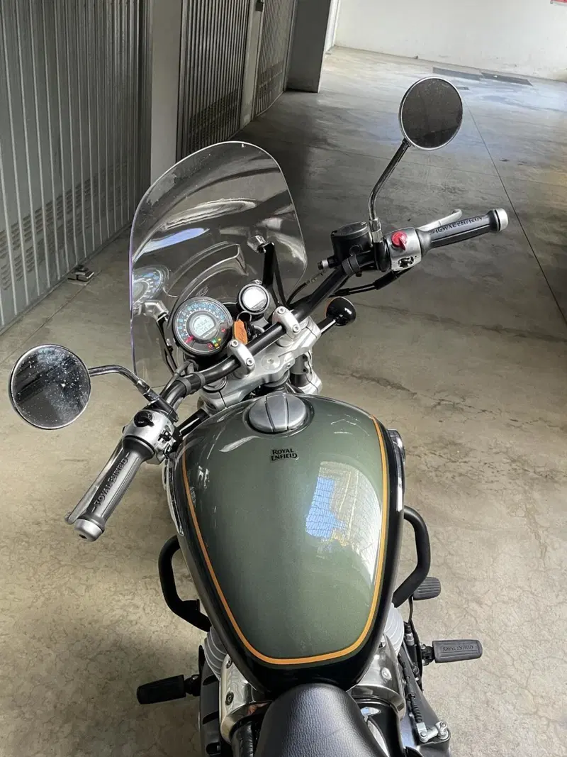 Royal Enfield Super Meteor 650 (2023 - 26) (4)