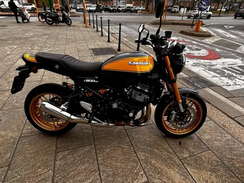 Kawasaki Z 900 RS SE (2022 - 25) (2)