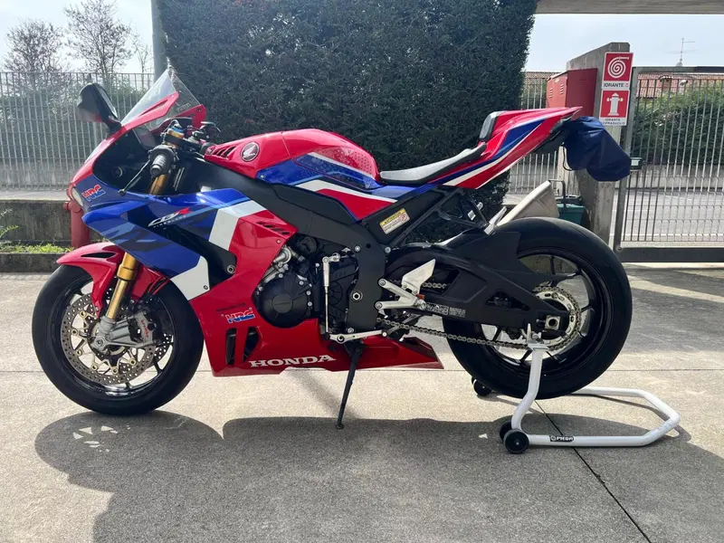 Honda CBR 1000 RR-R Fireblade SP (2022 - 23)