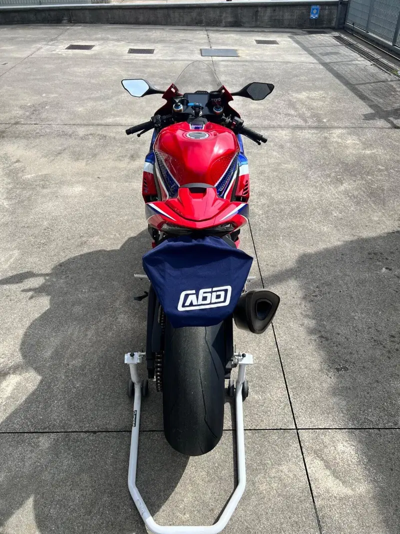 Honda CBR 1000 RR-R Fireblade SP (2022 - 23) (4)
