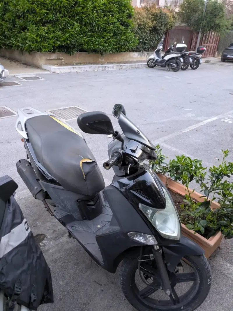 Kymco Agility 50 R16 (2008 - 16) (2)