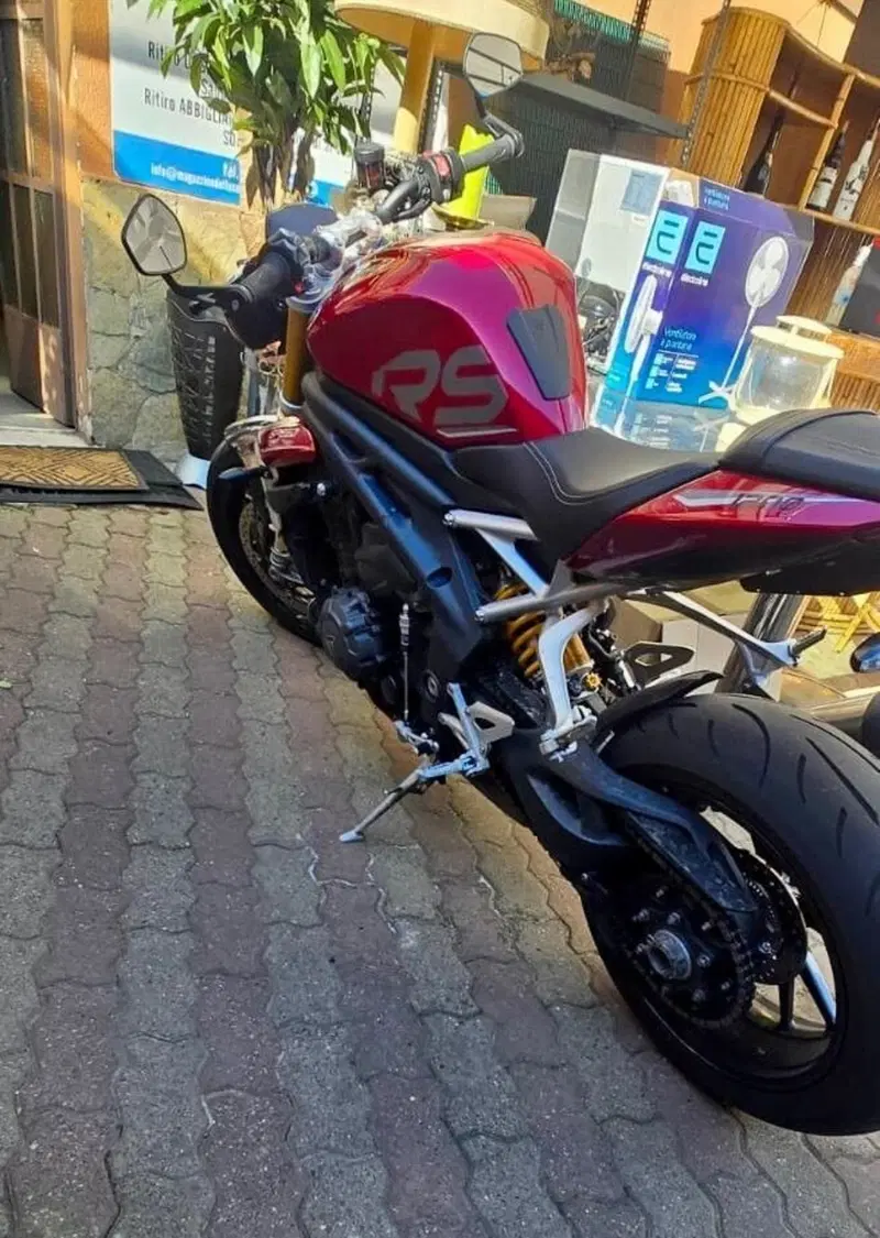 Triumph Speed Triple 1200 RS (2021 - 24) (2)