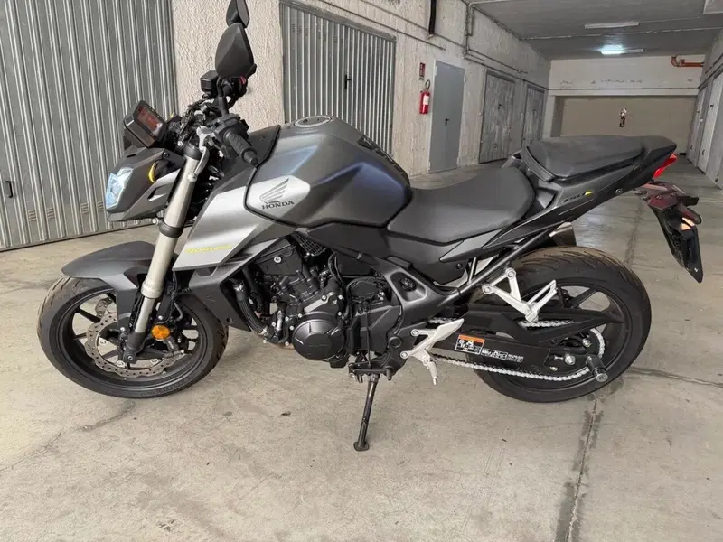 Honda CB 750 Hornet (2023 - 24) (4)