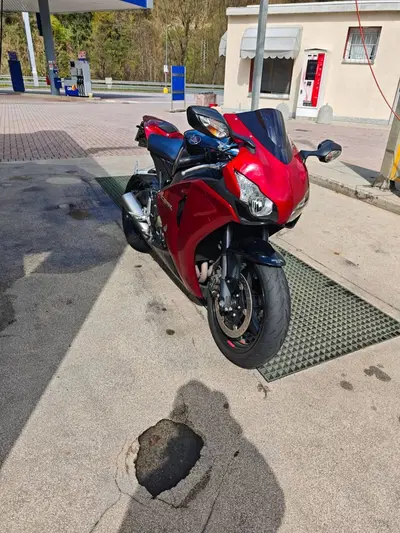 Honda CBR 1000 RR Fireblade (2008 - 11) usata