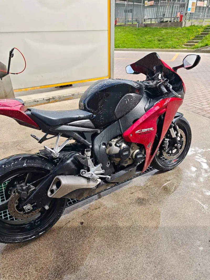 Honda CBR 1000 RR Fireblade (2008 - 11) (2)