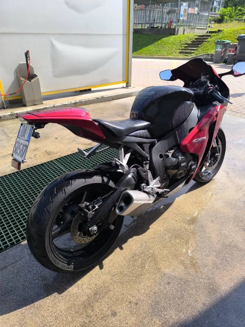 Honda CBR 1000 RR Fireblade (2008 - 11) (6)