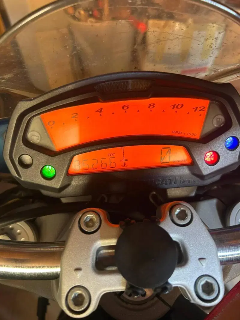 Ducati Monster 696 ABS (2009 - 14) (5)