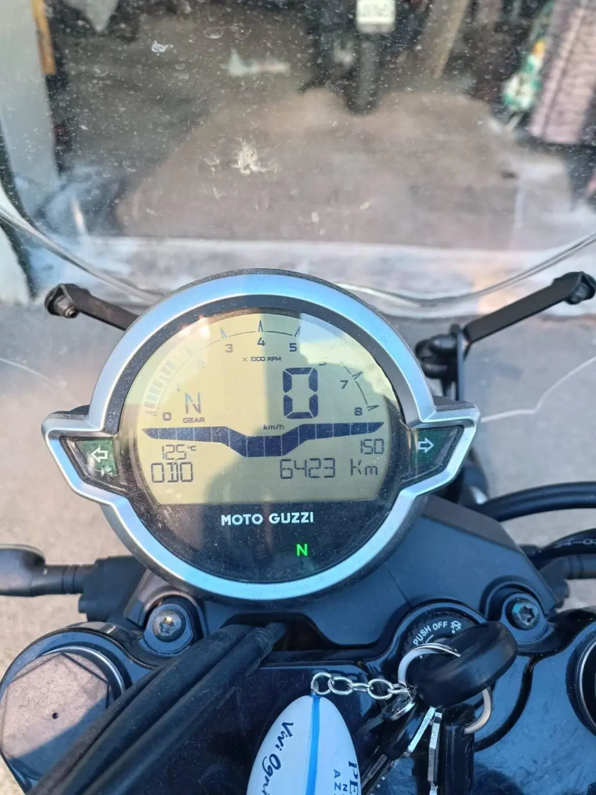Moto Guzzi V7 Stone Special Edition (2022 - 25) (5)