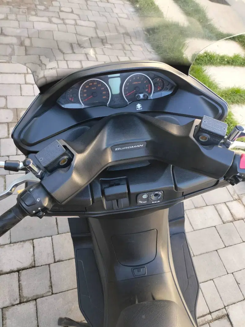 Suzuki Burgman AN 400 Lux (2012 - 16) (4)