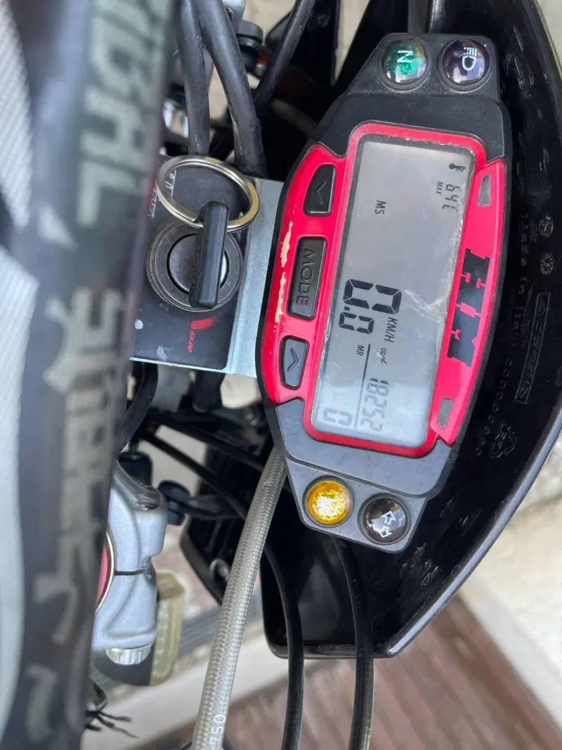 HM CRM F125 X Derapage 4t (4)