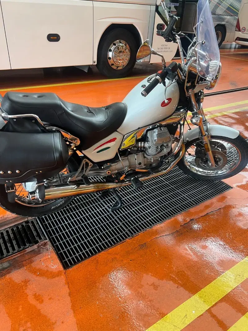 Moto Guzzi Nevada 750 Club (1998 - 01) (2)
