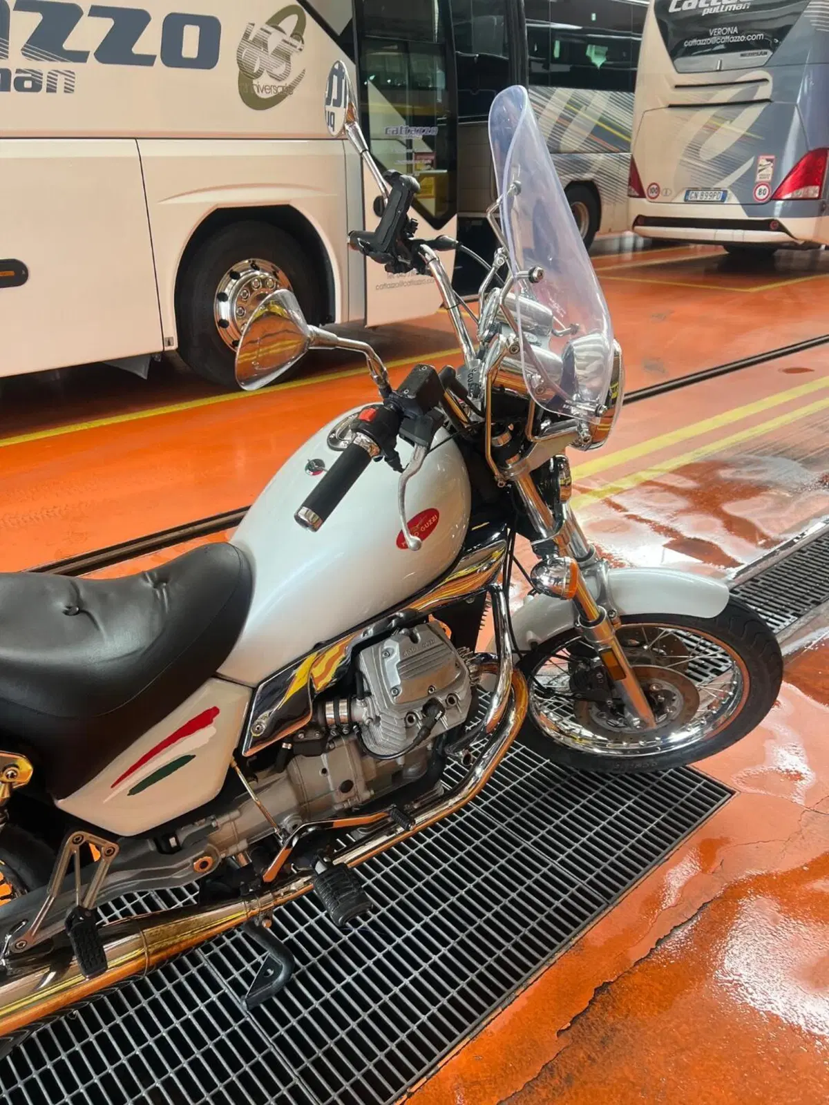 Moto Guzzi Nevada 750 Club (1998 - 01) (3)