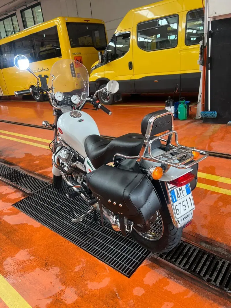 Moto Guzzi Nevada 750 Club (1998 - 01) (4)