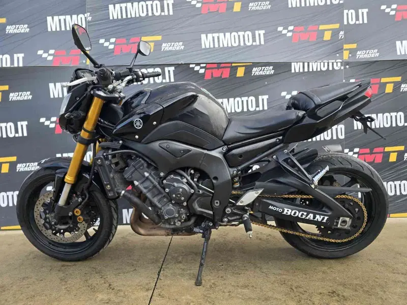 Yamaha FZ8 (2010 - 12) (2)