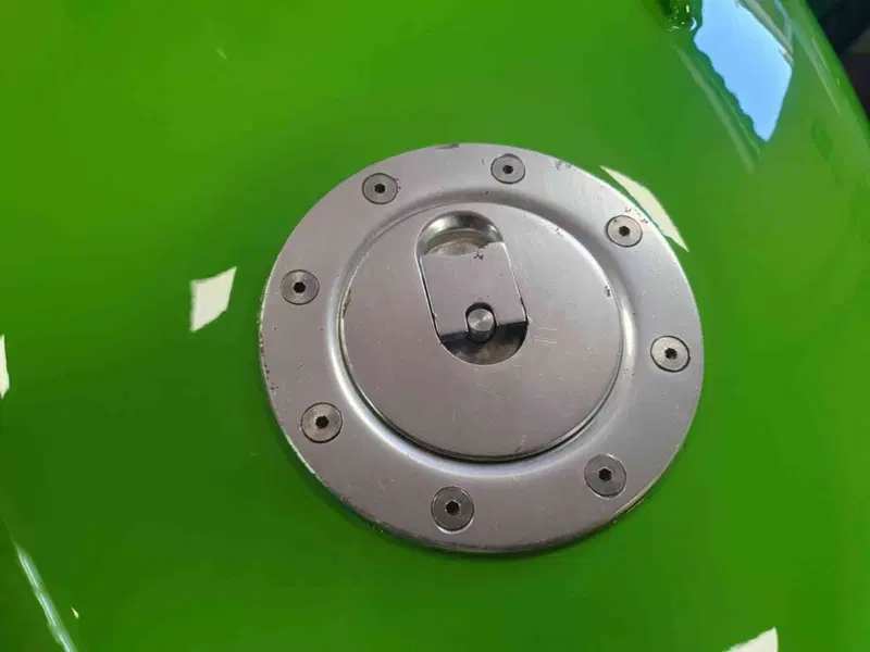 Kawasaki Ninja 750 ZX-7RR (7)