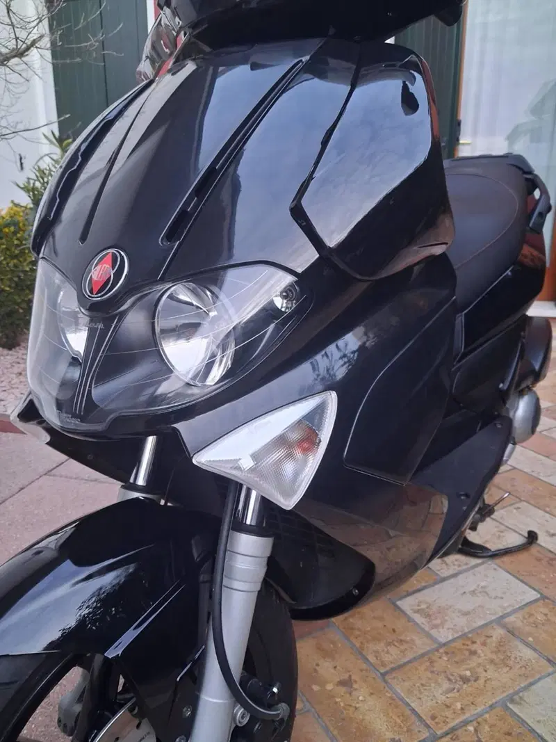 Gilera Runner 200 ST (2)