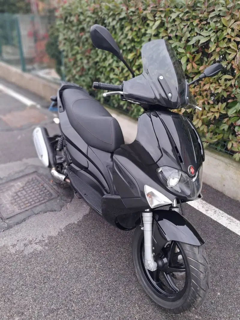 Gilera Runner 200 ST (3)
