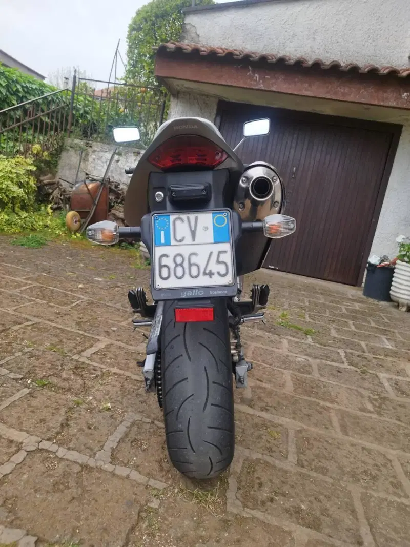 Honda Hornet 600 (2005 - 06) (3)