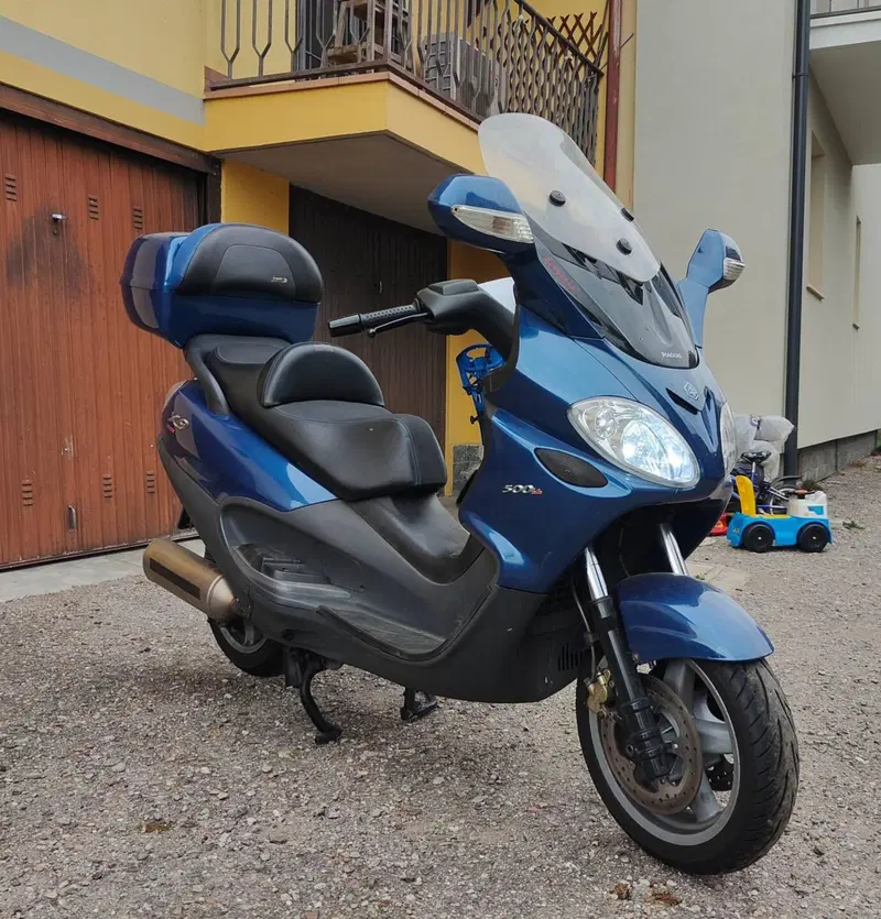 Piaggio X9 500 Evolution (2)