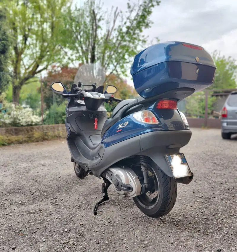 Piaggio X9 500 Evolution (3)