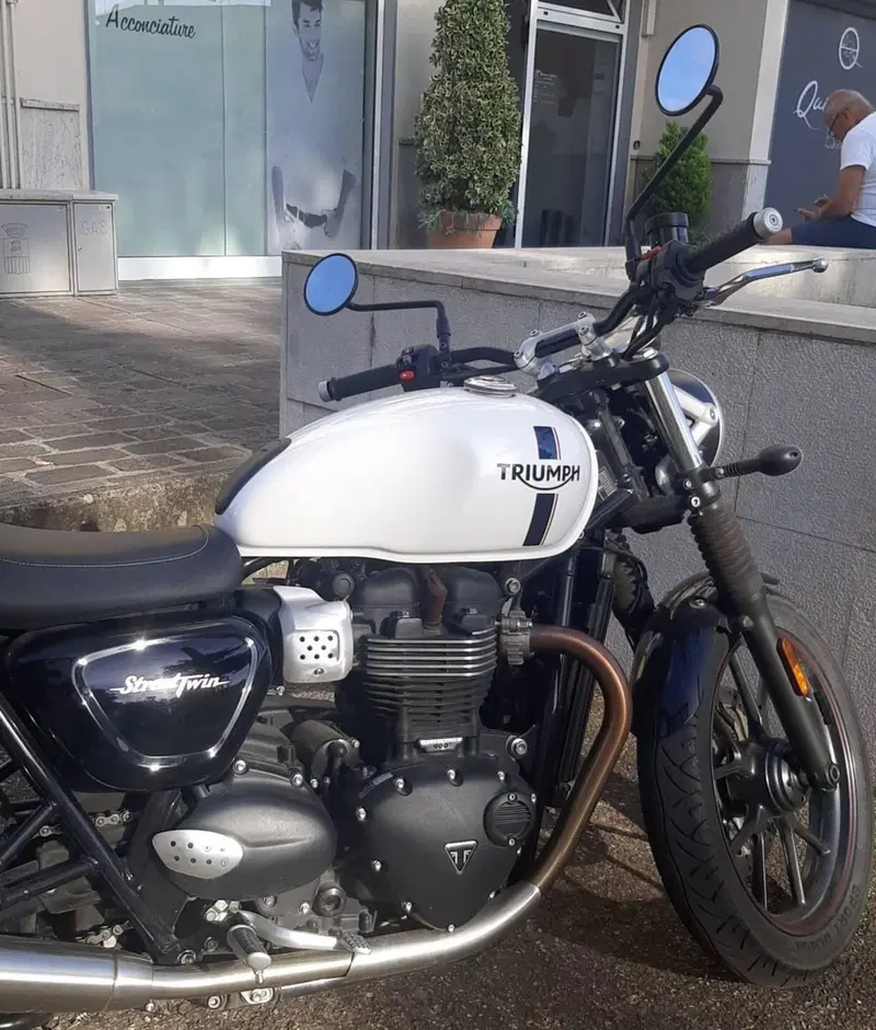 Triumph Street Twin 900 (2017 - 18) (3)