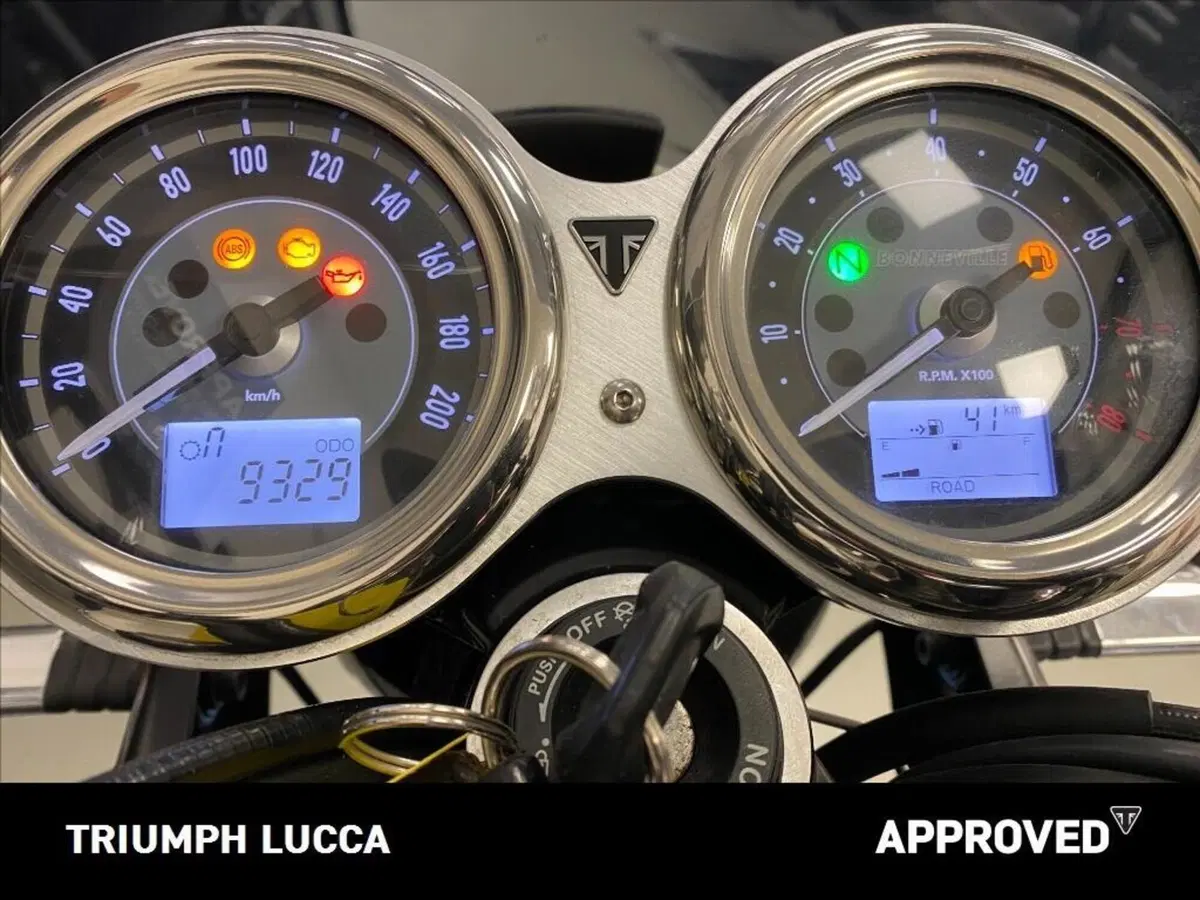 Triumph Bonneville T120 (2021 - 25) (7)