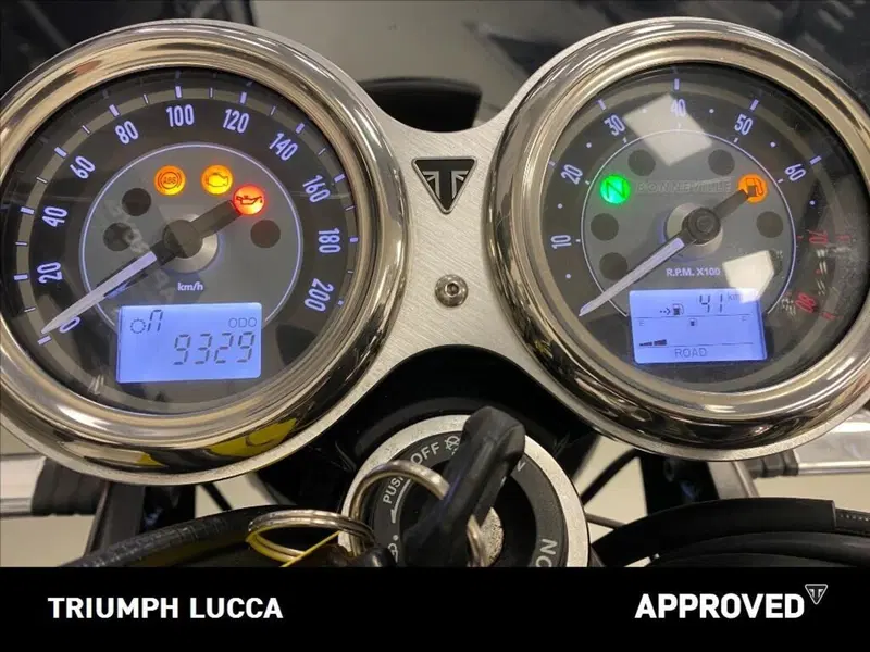 Triumph Bonneville T120 (2021 - 25) (7)