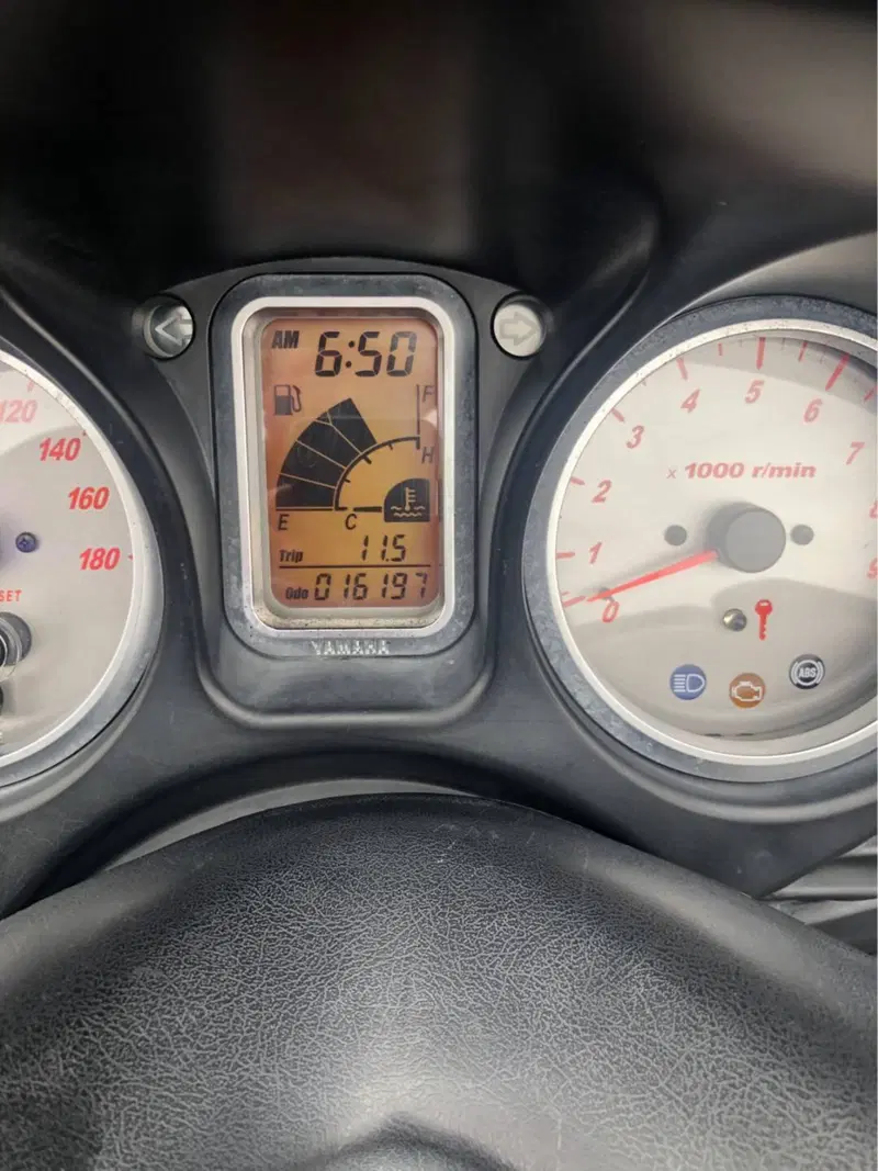 Yamaha T-Max 500 (2004 - 07) (5)