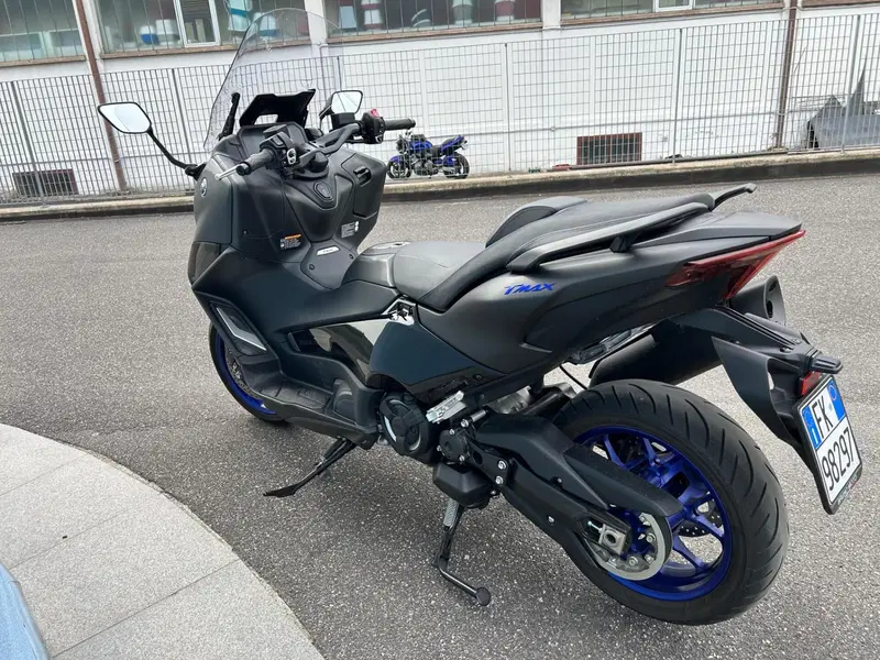 Yamaha T-Max 560 (2022 - 24) (2)