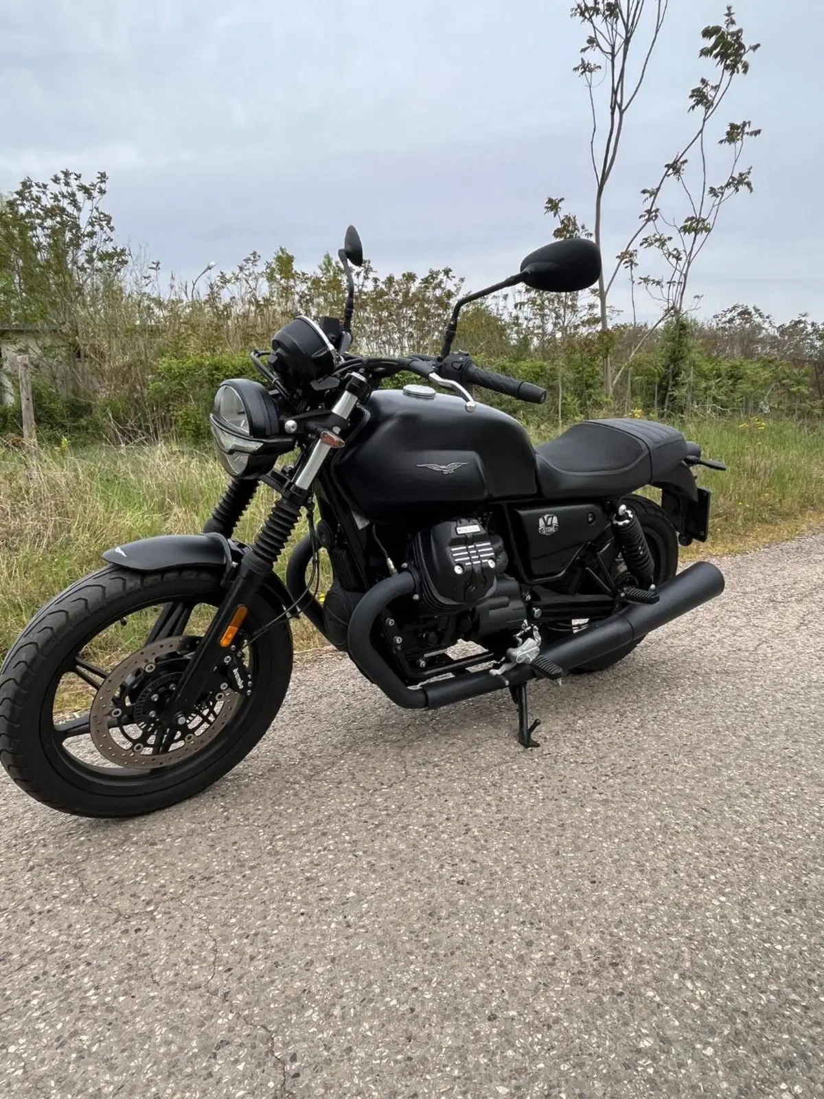 Moto Guzzi V7 Stone (2021 - 24)