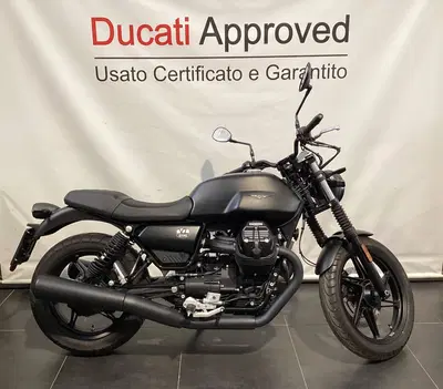 Moto Guzzi V7 Stone (2021 - 24) usata