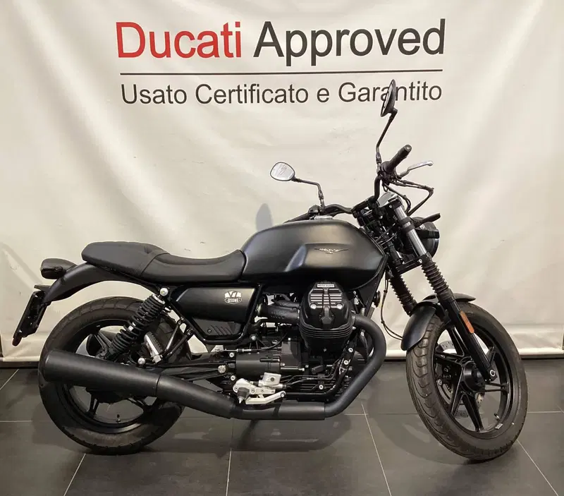 Moto Guzzi V7 Stone (2021 - 24)